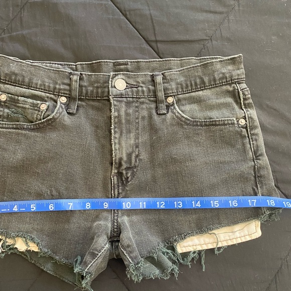 Vintage Levi’s 511 Black distressed jean shorts - Picture 12 of 14